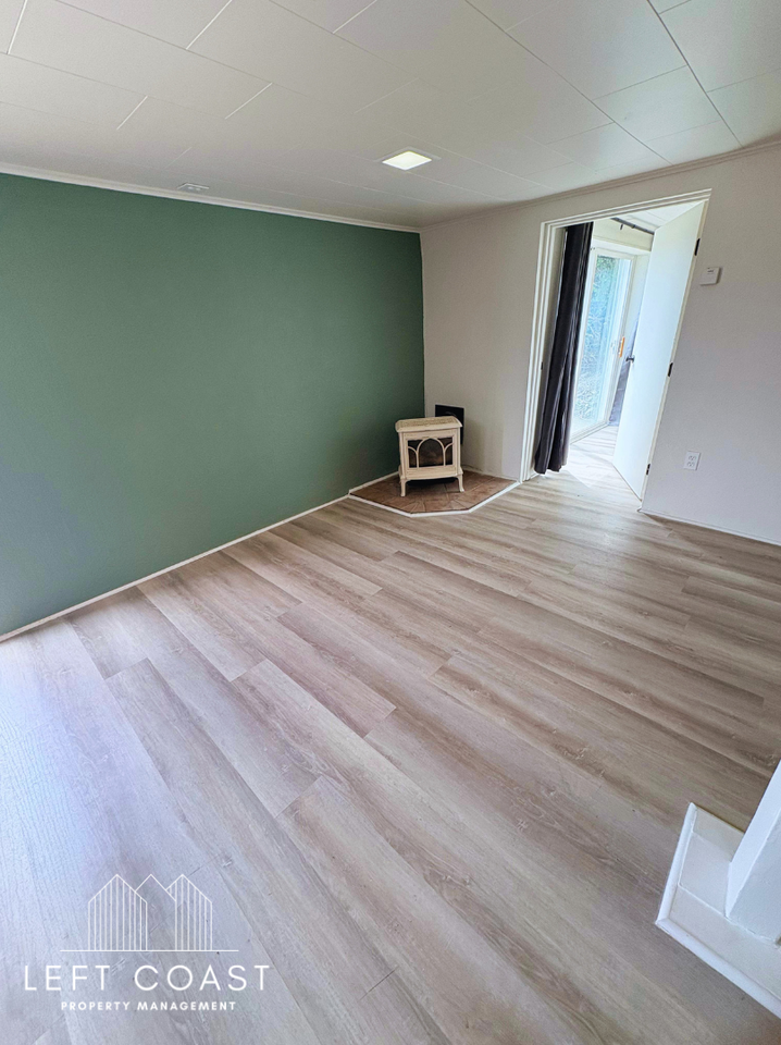 339 Southwest Ebb Avenue - Photo 5 of 13