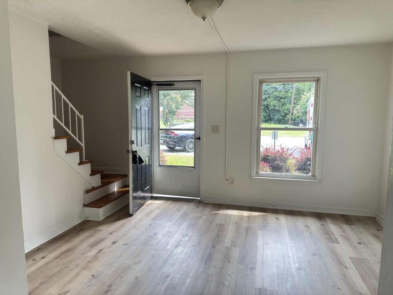 421 Honeywood Avenue - Photo 2 of 8