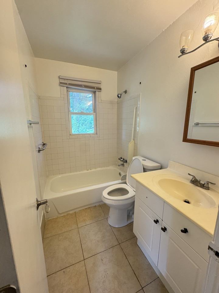 421 Honeywood Avenue - Photo 4 of 8