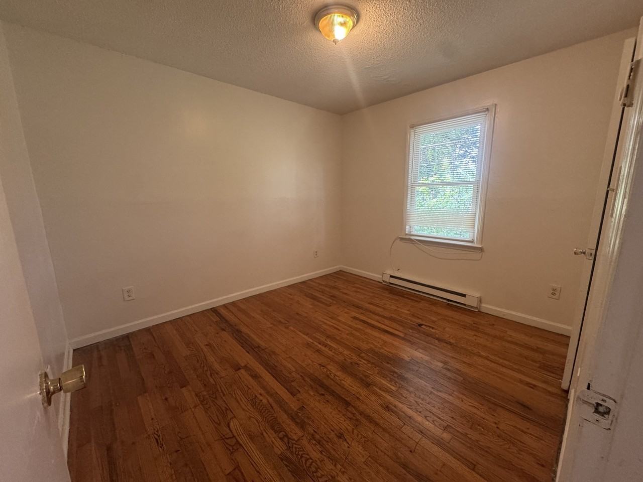 421 Honeywood Avenue - Photo 5 of 8
