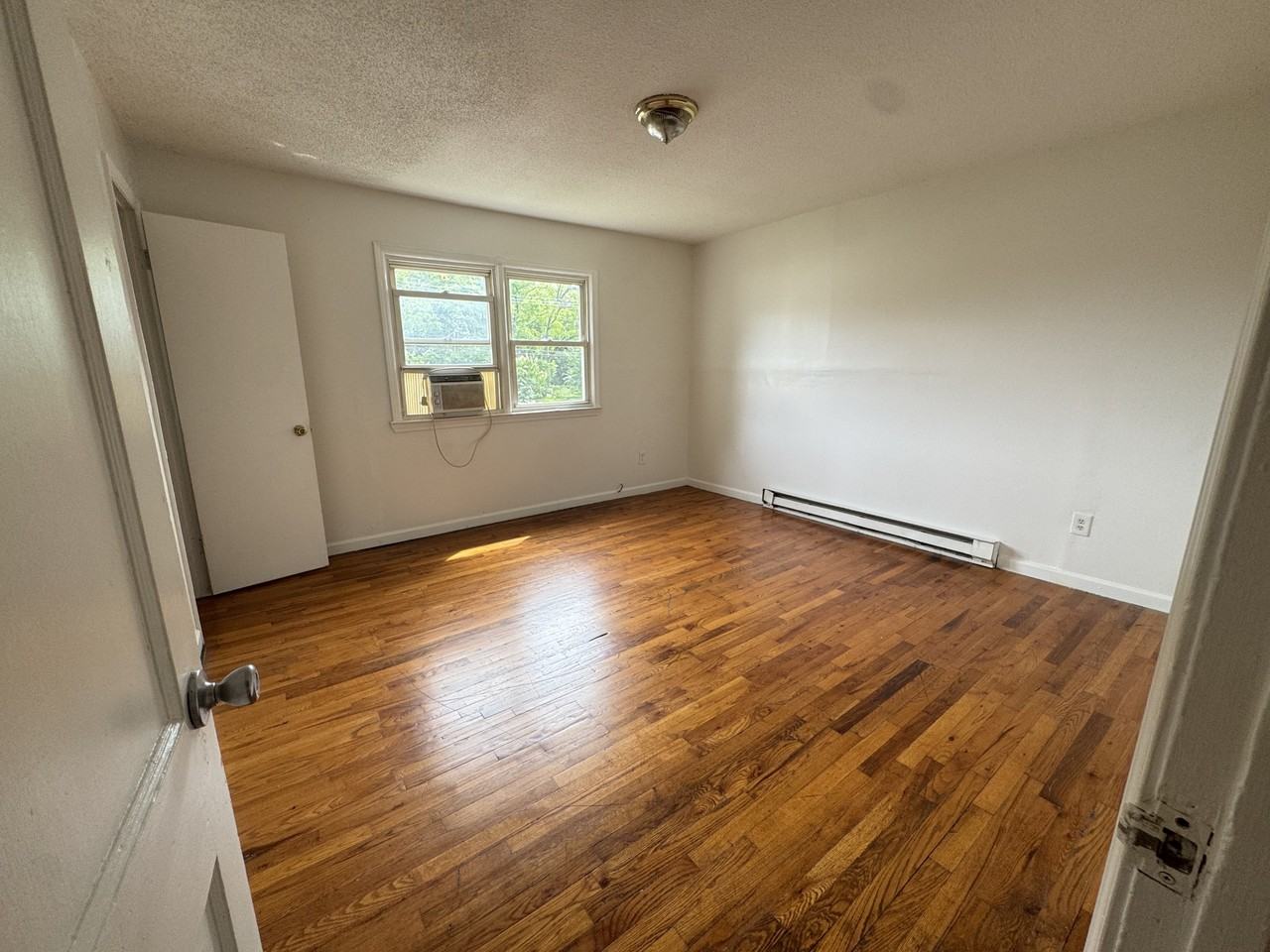 421 Honeywood Avenue - Photo 6 of 8