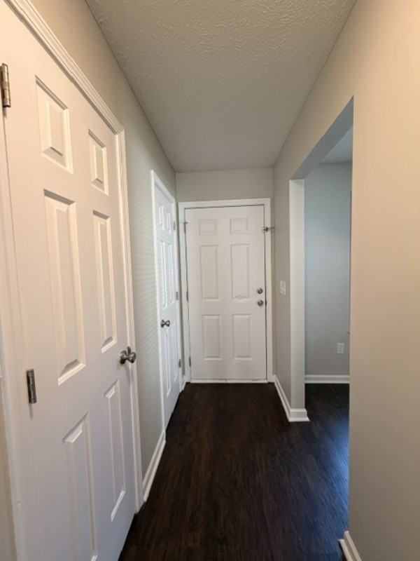 112 Barrington Dr - Photo 2 of 21