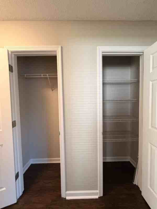 112 Barrington Dr - Photo 3 of 21