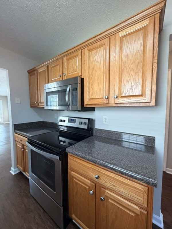 112 Barrington Dr - Photo 6 of 21