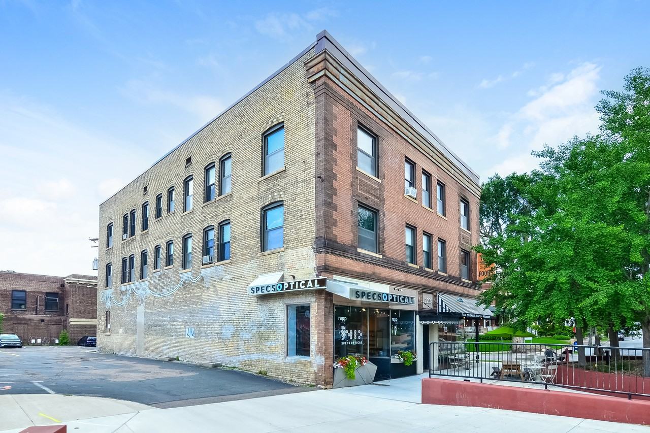 2202 Hennepin Avenue - Photo 2 of 23