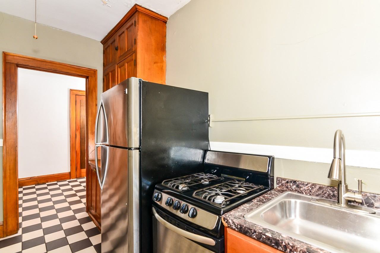 2202 Hennepin Avenue - Photo 3 of 23
