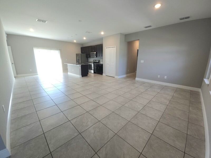 2210 Sw 167th Pl - Photo 3 of 16