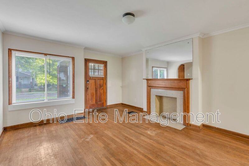 49 S Burgess Ave - Photo 5 of 29