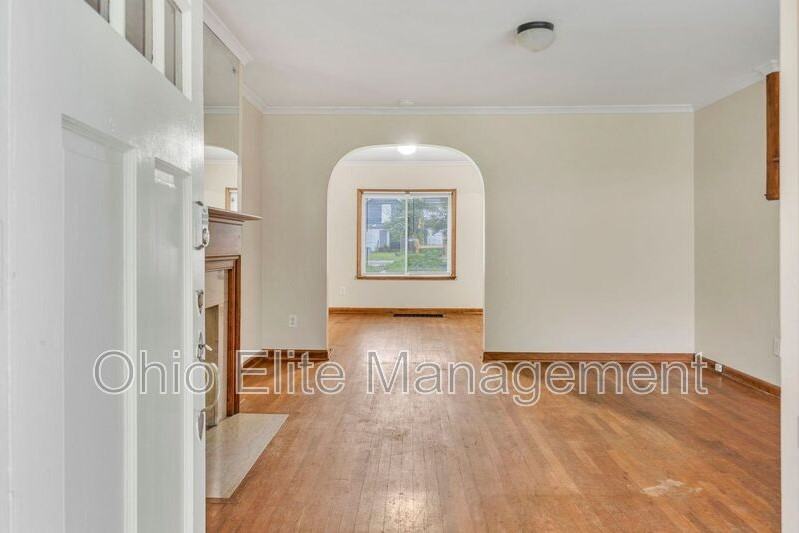 49 S Burgess Ave - Photo 6 of 29