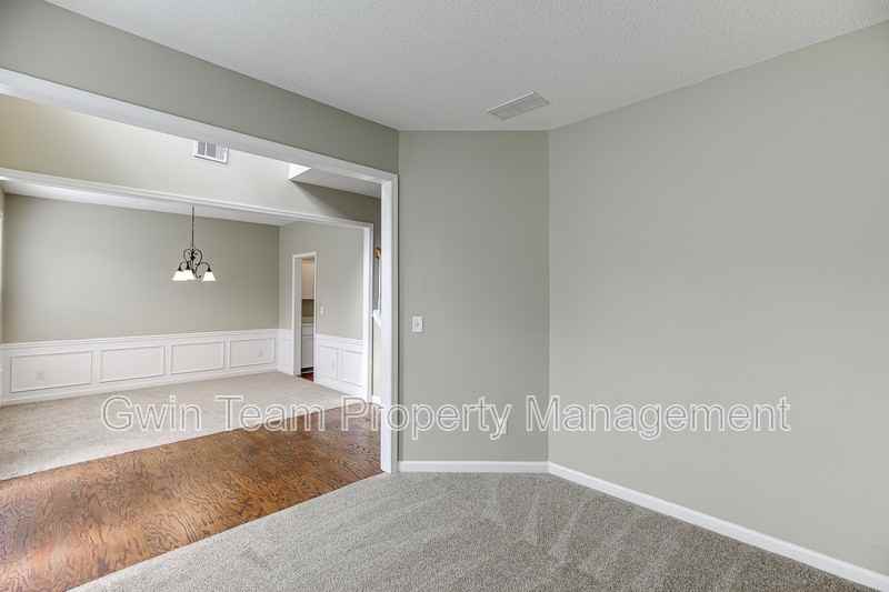 305 Leatherman Ct - Photo 6 of 50