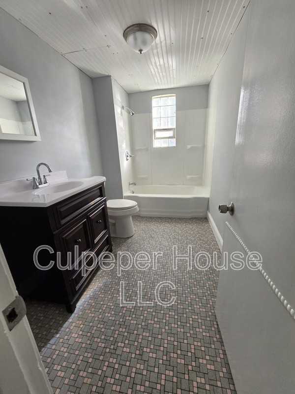 2207 W Laskey Rd - Photo 5 of 6