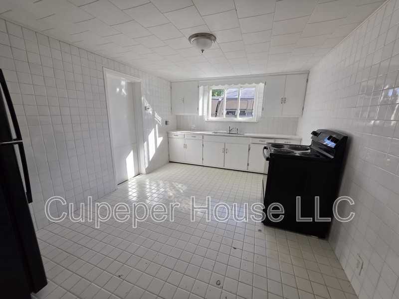 2207 W Laskey Rd - Photo 6 of 6