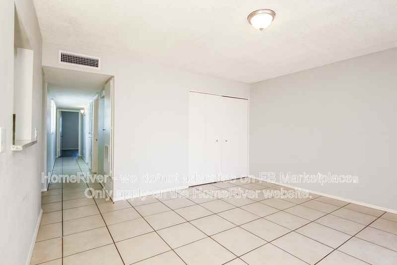 3920 W Solano Dr N - Photo 4 of 18