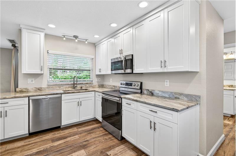 7 Eagle Ln - Photo 4 of 17
