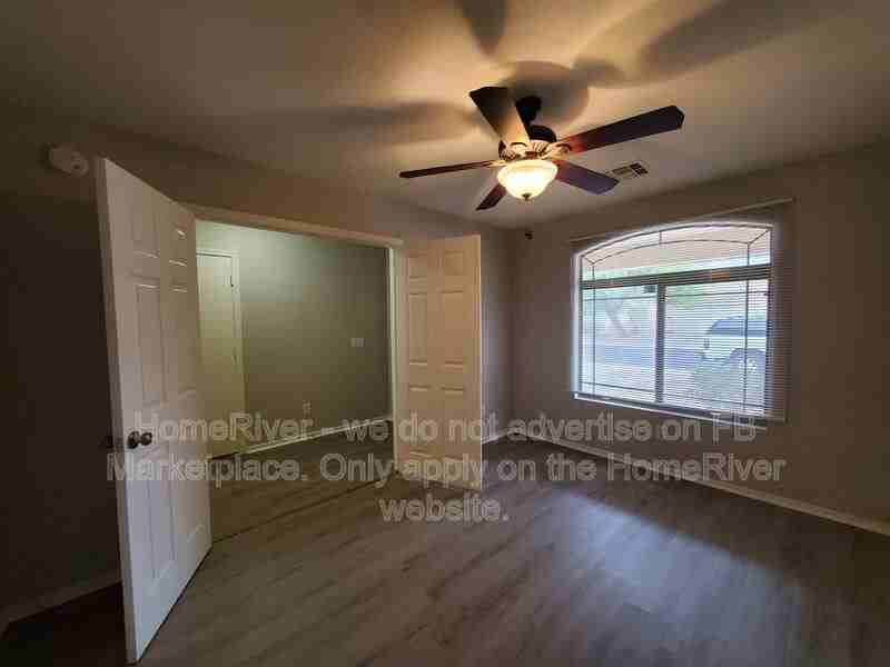 8504 W Jocelyn Ter - Photo 4 of 34