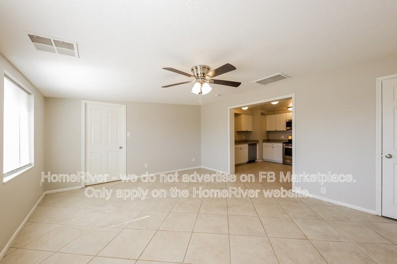 11211 W Missouri Ave - Photo 4 of 18