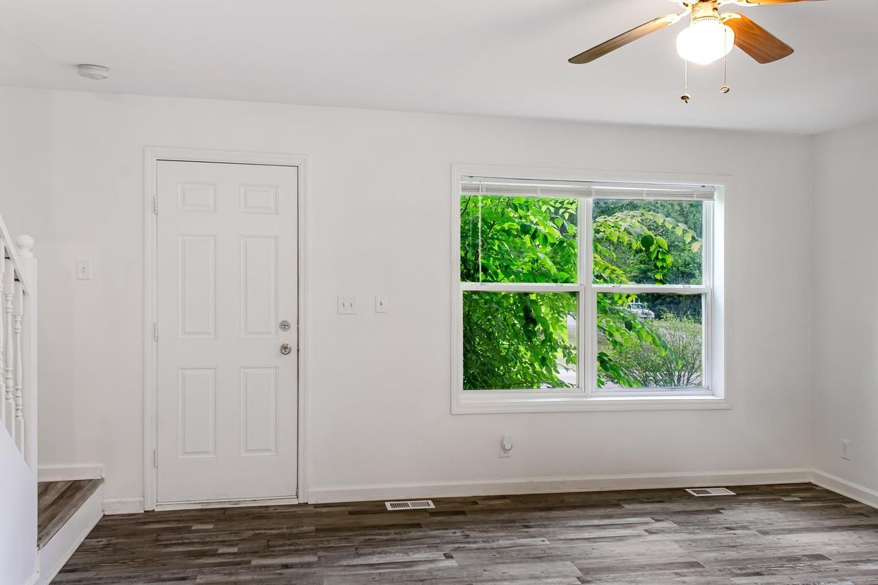278 N Franklin Street - Photo 5 of 12