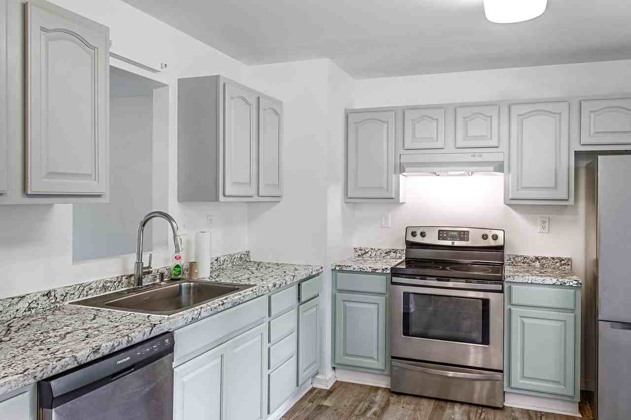 278 N Franklin Street - Photo 7 of 12