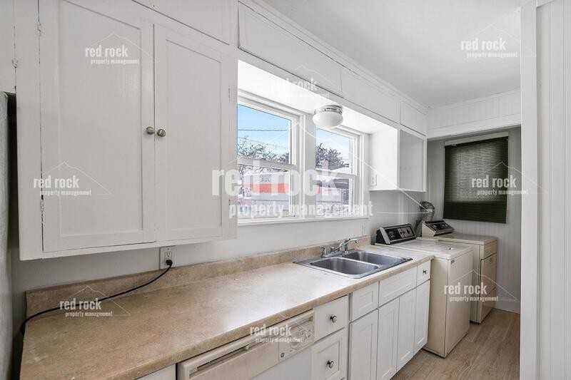 1517 E Bridgeport Ave - Photo 4 of 23