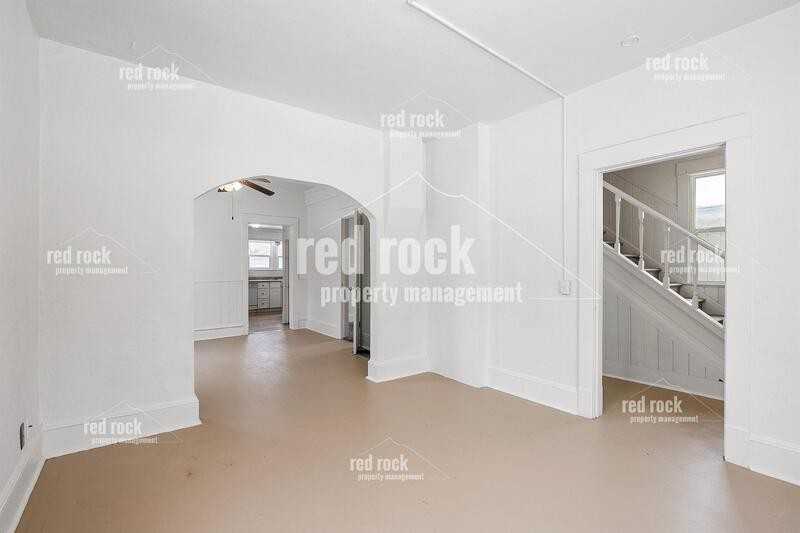 1517 E Bridgeport Ave - Photo 7 of 23