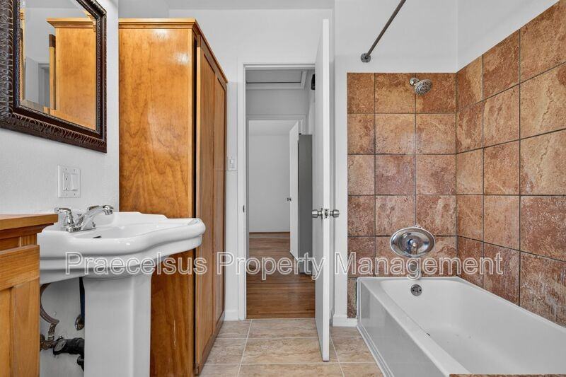 626 Brightwood Ave - Photo 6 of 13