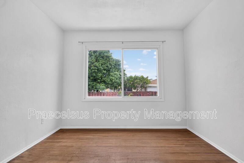 626 Brightwood Ave - Photo 7 of 13
