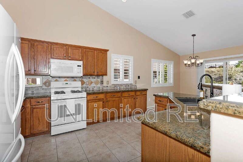 1371 Kwana Ct - Photo 6 of 36