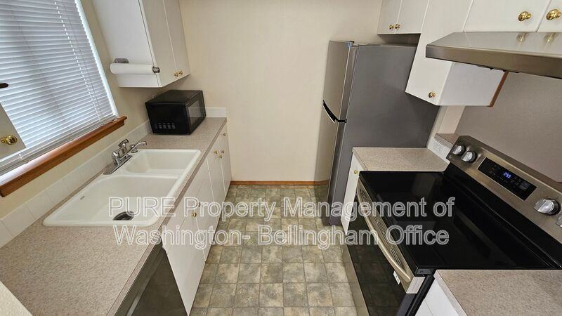 2715 W Maplewood Ave #222 - Photo 3 of 12