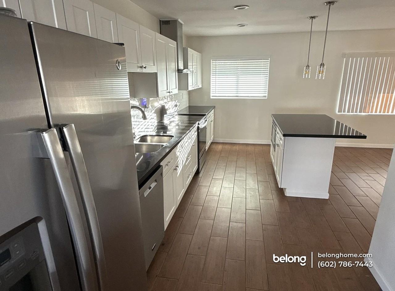 3313 N 43rd Pl - Photo 5 of 16