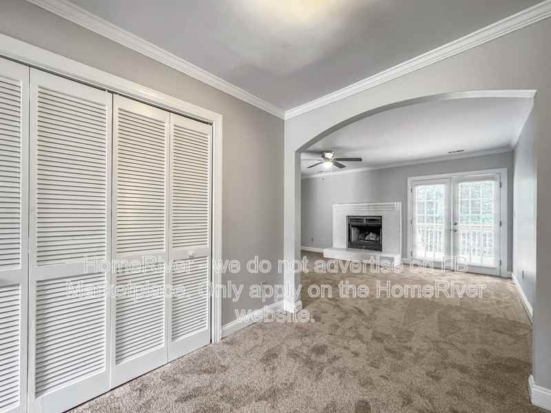 1161 Glendale Dr - Photo 4 of 19
