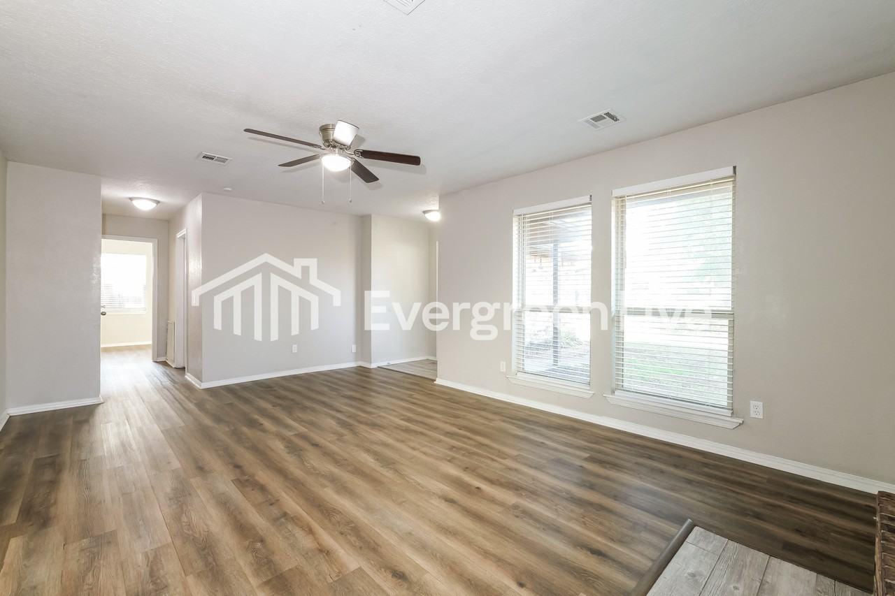 2837 Green Canyon Dr - Photo 3 of 15