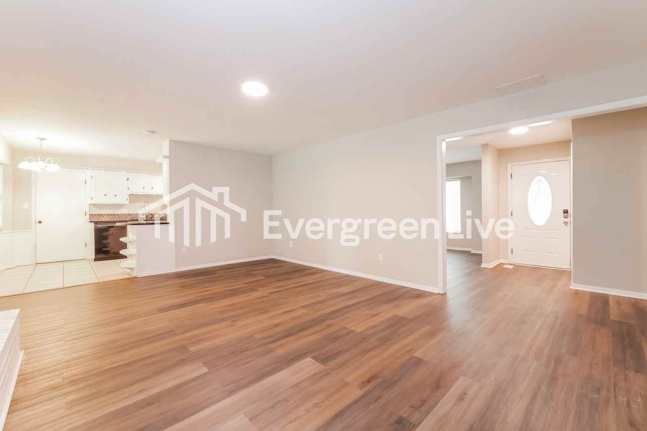 1322 Nw 85th St - Photo 3 of 15