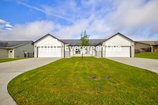 5247 N Cypress St - Photo 1 of 1