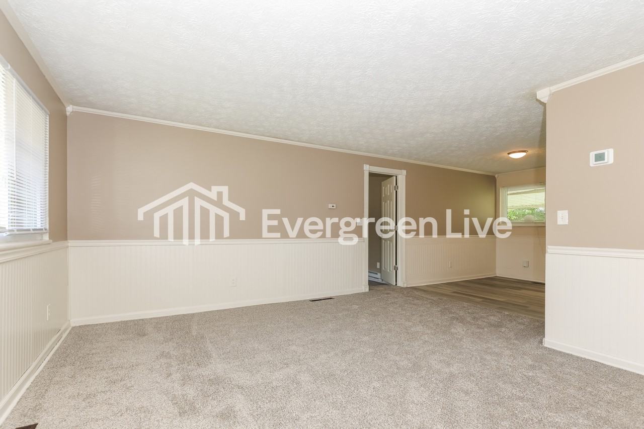 4230 Kitridge Rd - Photo 3 of 15