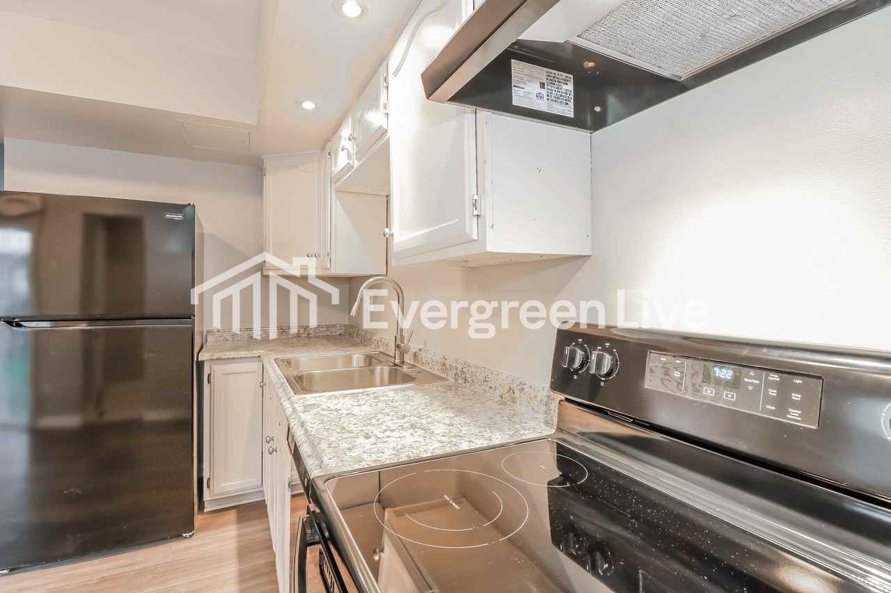 1553 Charlestown Dr - Photo 7 of 15