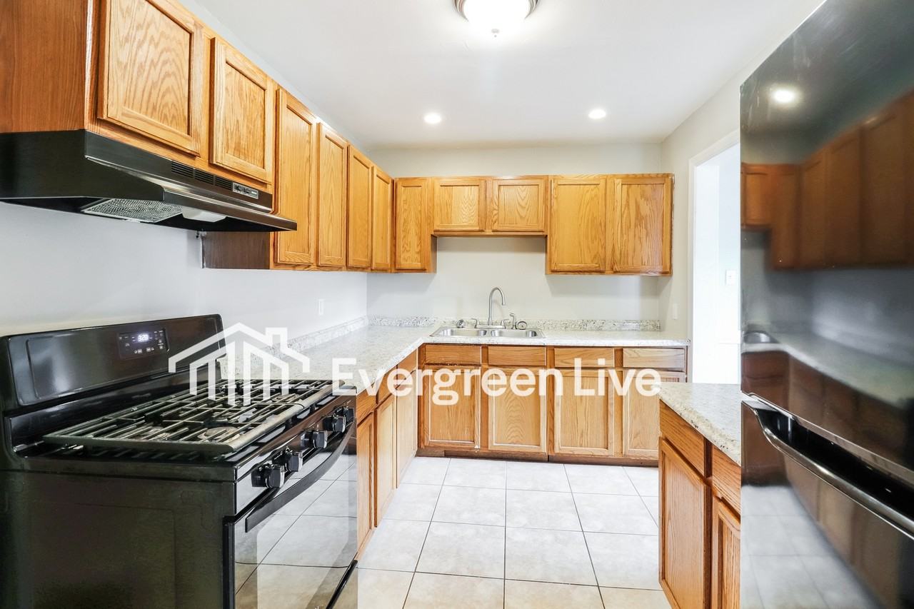 521 Weaver Cir - Photo 7 of 15