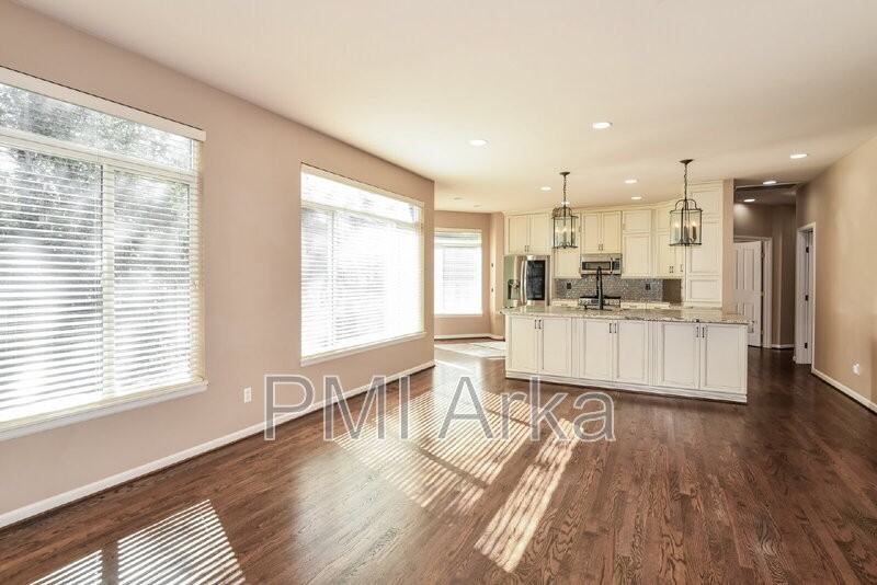 445 243rd Pl Se - Photo 4 of 17