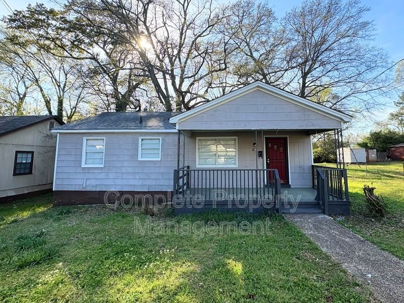 1252 18th Pl Sw - Photo 2 of 16
