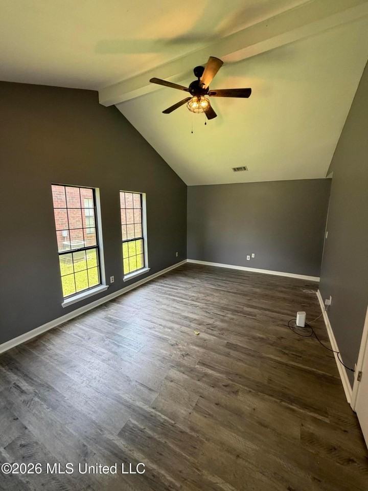9787 Riggan Dr - Photo 2 of 10