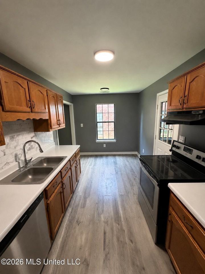 9787 Riggan Dr - Photo 3 of 10