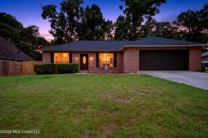 featured image of 7832 Hilo Pl