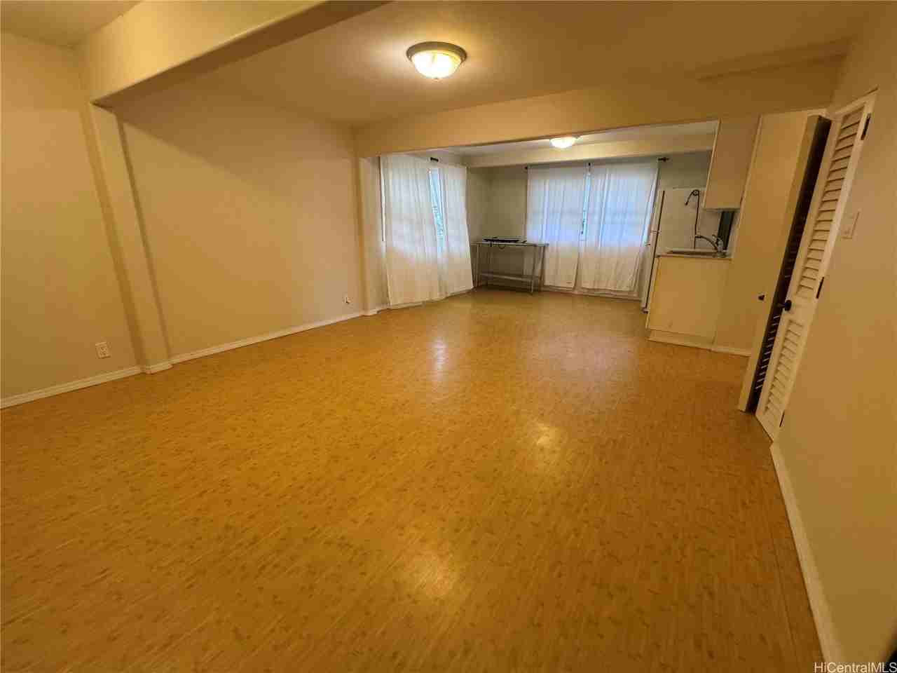 320 Hao St - Photo 7 of 15