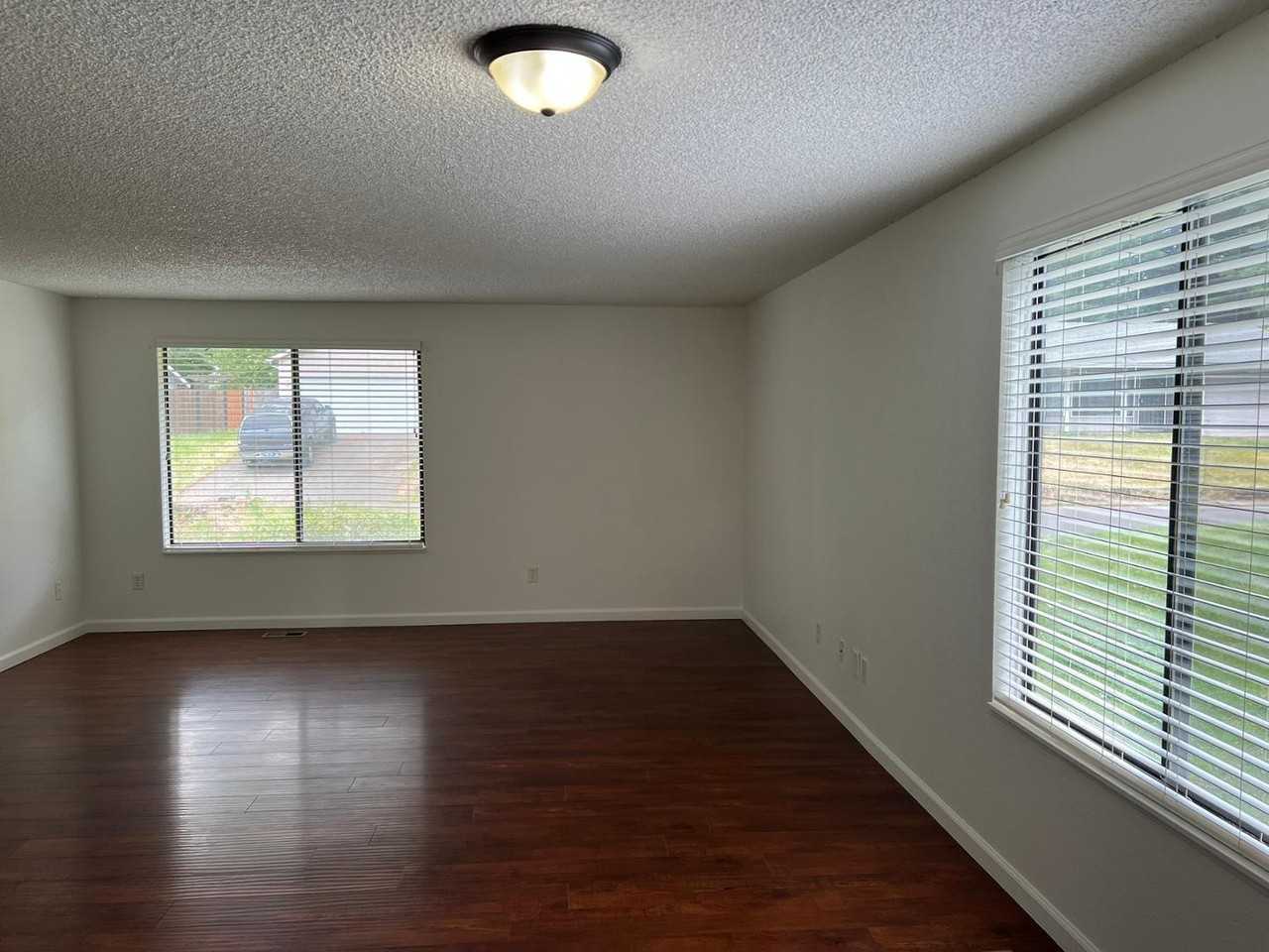 1078 Se Fir Grove Loop - Photo 3 of 23