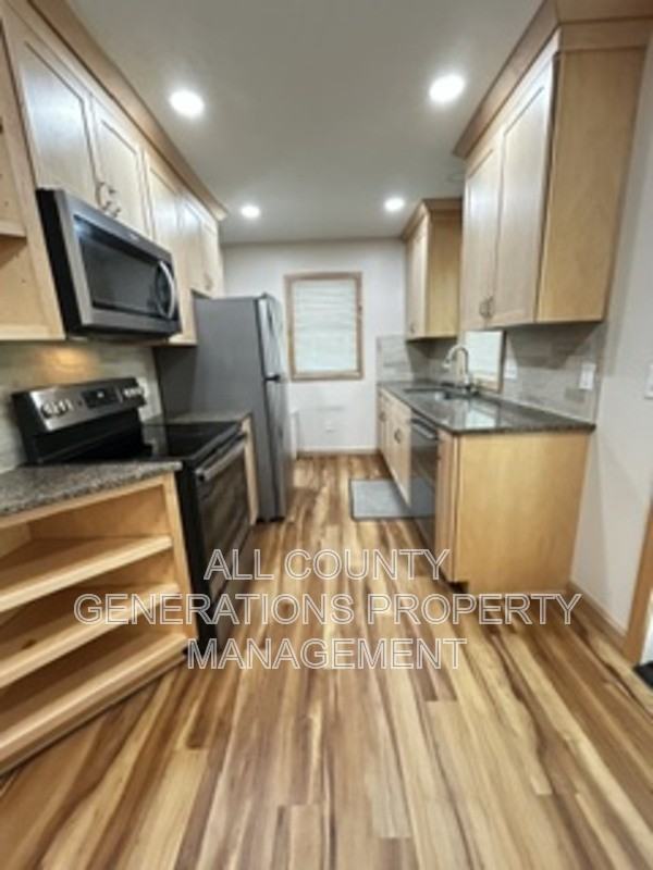 6558 Lawnwood Ave - Photo 2 of 16