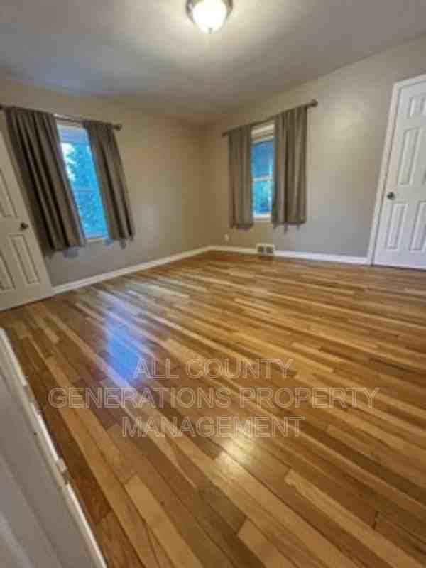6558 Lawnwood Ave - Photo 7 of 16