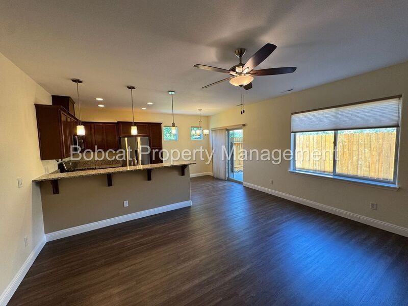 1226 Saltern Dr - Photo 5 of 28