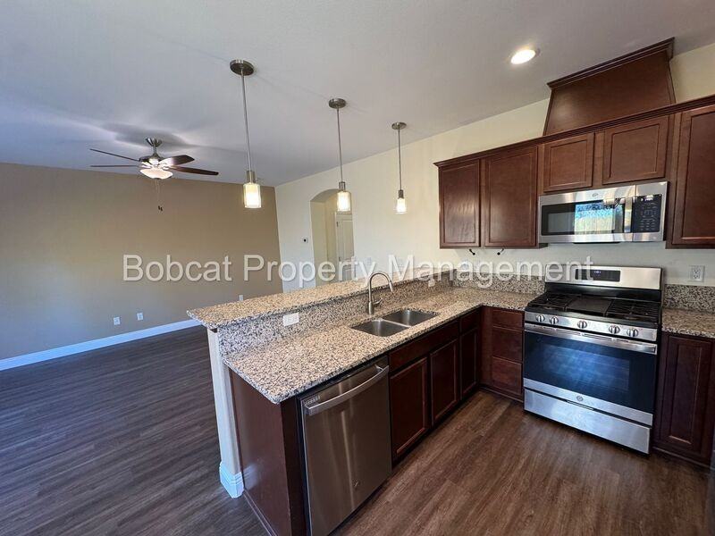 1226 Saltern Dr - Photo 7 of 28