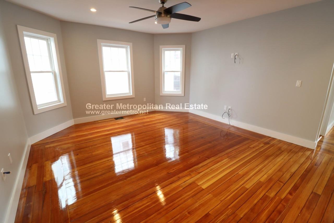 21 Seafoam Ave #2 - Photo 3 of 14