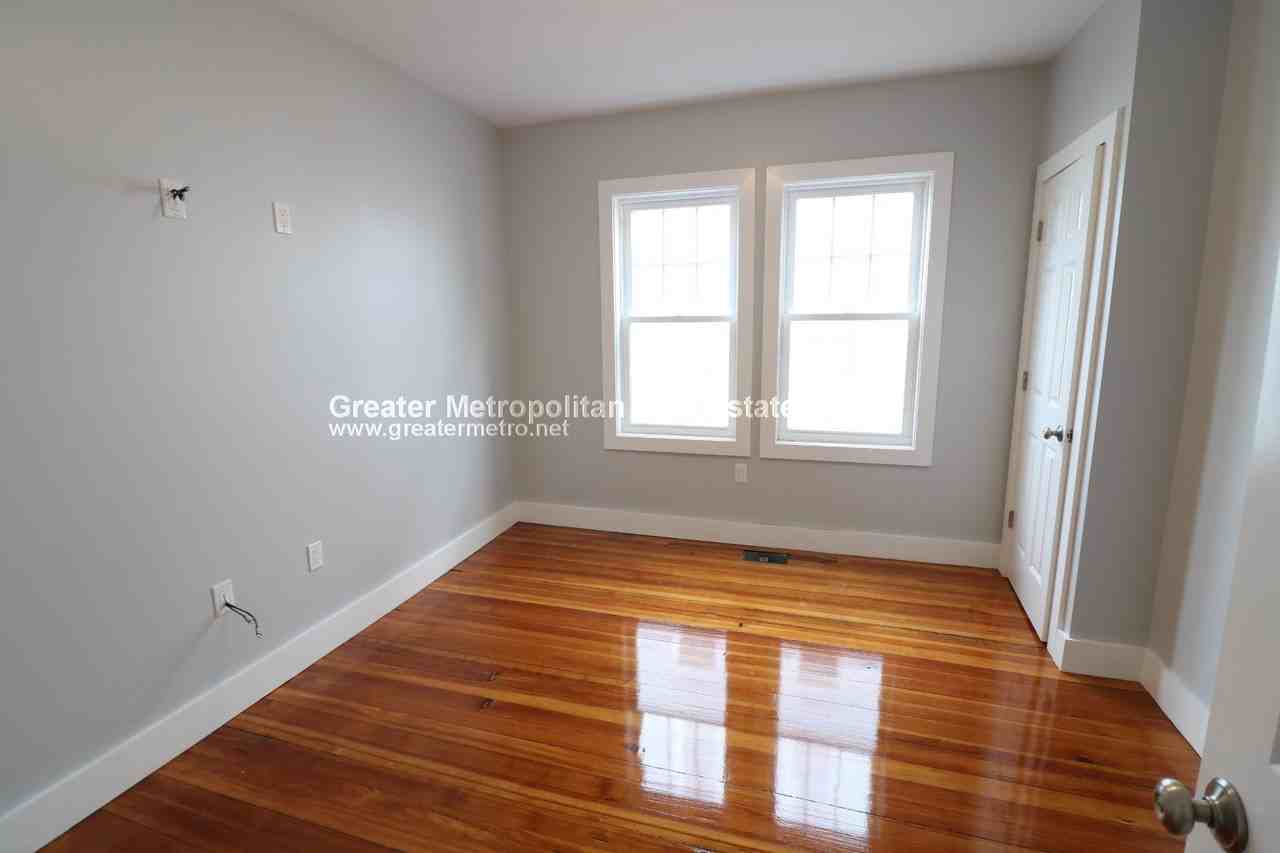 21 Seafoam Ave #2 - Photo 4 of 14