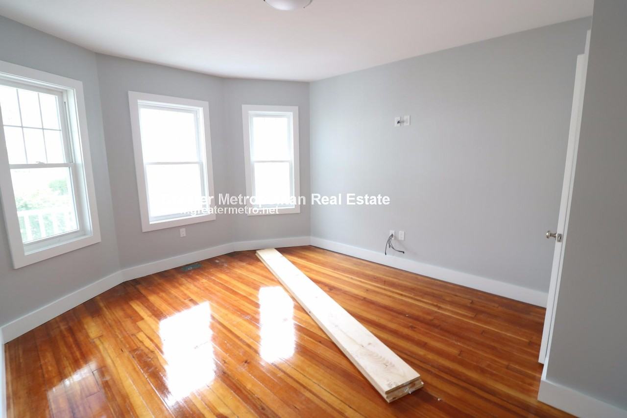 21 Seafoam Ave #2 - Photo 5 of 14